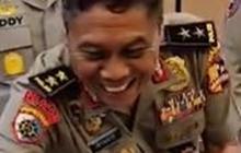 8 Tahun Menanti Akhirnya Brigjen Polisi Naik Pangkat Jadi Irjen, Jenderal Bintang 3 Ikut Antre Terima Potongan Tumpeng