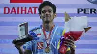 Tunggal putra Indonesia Chico Aura Dwi Wardoyo berhasil merebut gelar Malaysia Masters 2022, Minggu (10/7/2022). Ini merupakan gelar pertama Chico di turnamen level BWF World Tour Super 500. (AP Photo/Kien Huo)