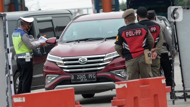 FOTO: Ada Larangan Mudik, Gerbang Tol Palimanan Terpantau Sepi