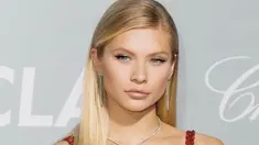 Josie Canseco dikenal publik setelah viralnya foto dirinya bersama temannya Charlotte Dalessio di festival musik Coachella pada tahun 2016 di akun instagram Bryant Enslava. (Liputan6.com/IG/@josiecanseco)