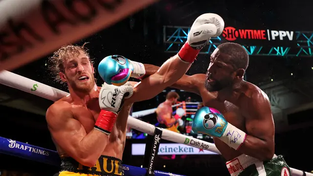 Logan Paul dan Floyd Mayweather Jr
