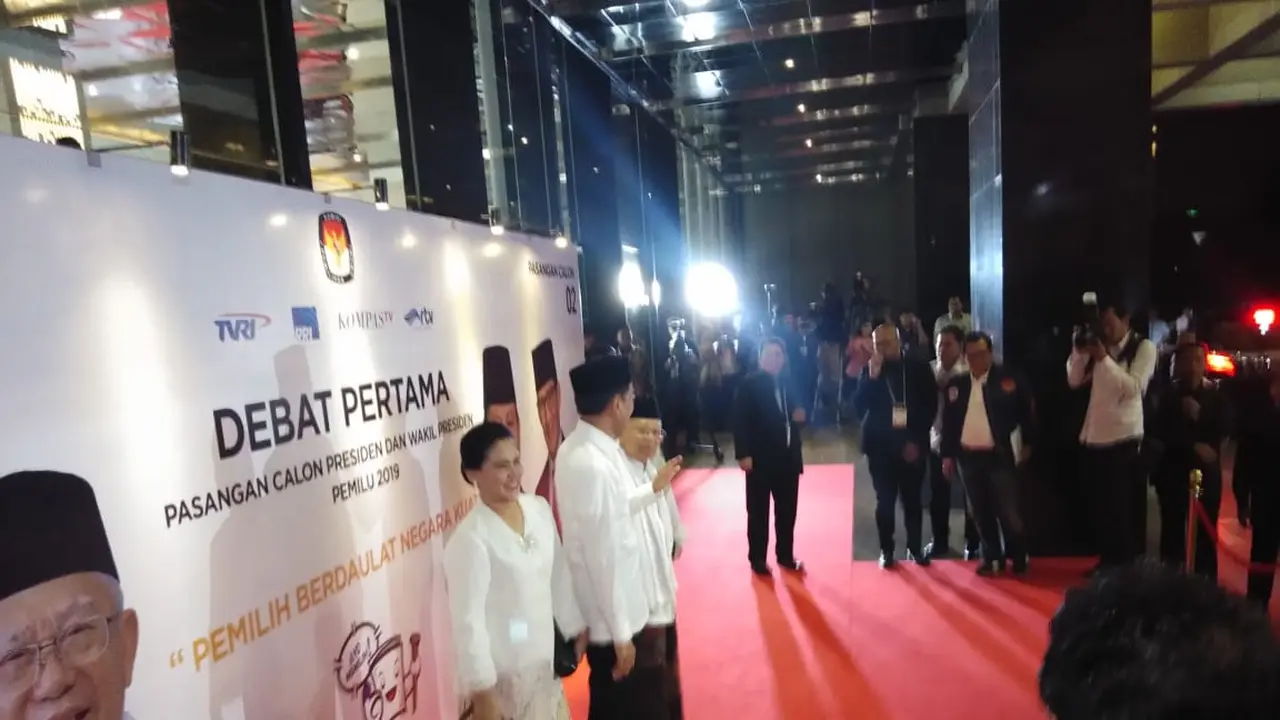 Jokowi-Ma'ruf tiba di lokasi debat perdana di Hotel Bidakara, Jakarta (Liputan6.com)