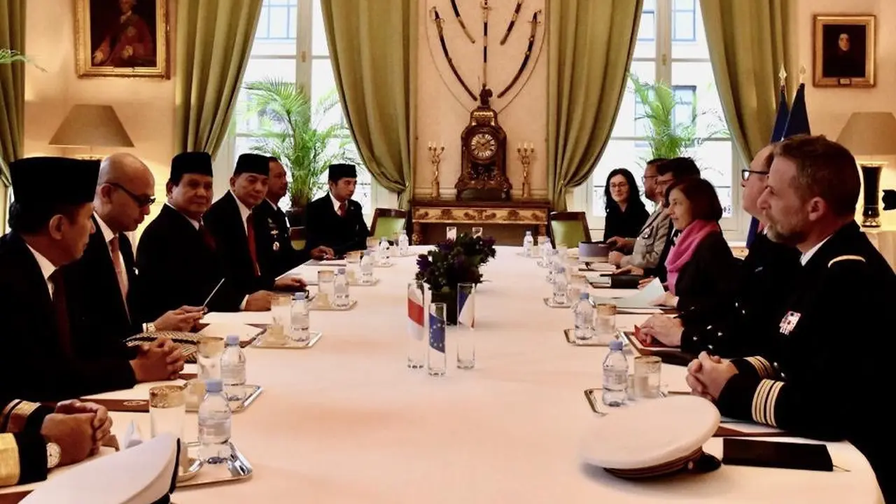 Prabowo menemui Menhan Prancis di Paris.