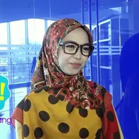 Ria Ricis merupakan selebgram yang memiliki followers banyak. Ricis juga mendapatkan banyak manfaat dari followers instagram yang banyak. 