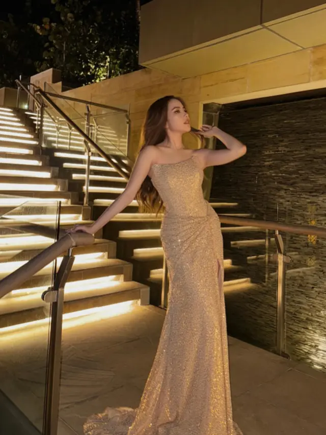 Gaya Agatha Chelsea Pakai Dress Panjang