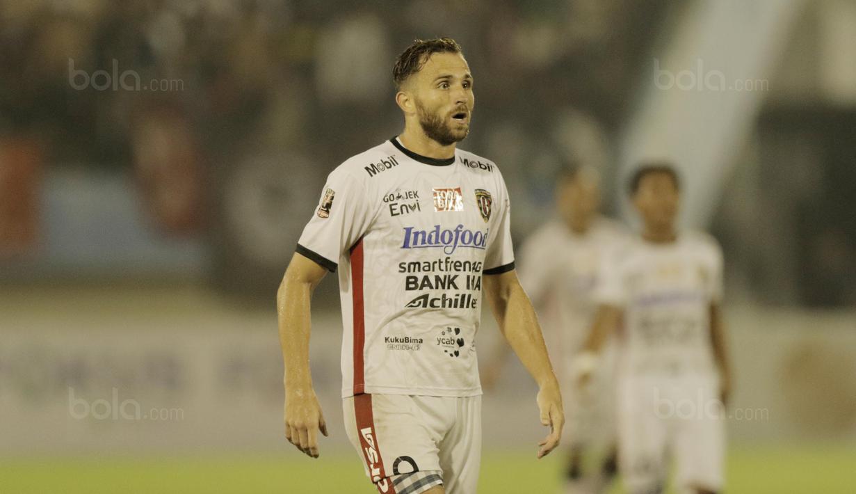 4. Ilija Spasojevic (Striker) - Pemain naturalisasi ini merupakan salah satu predator di depan gawang lawan. Kekuatan fisik dan kemampuan duel udara nya siap merepotkan barisan pertahanan Persija. (Bola.com/M Iqbal Ichsan)