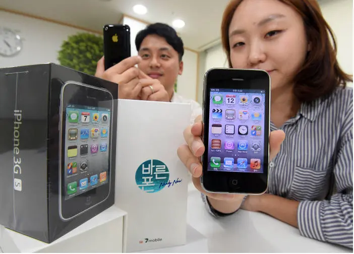 iPhone 3GS bakal dijual kembali dengan harga Rp 560 ribuan (Foto: Ubergizmo)