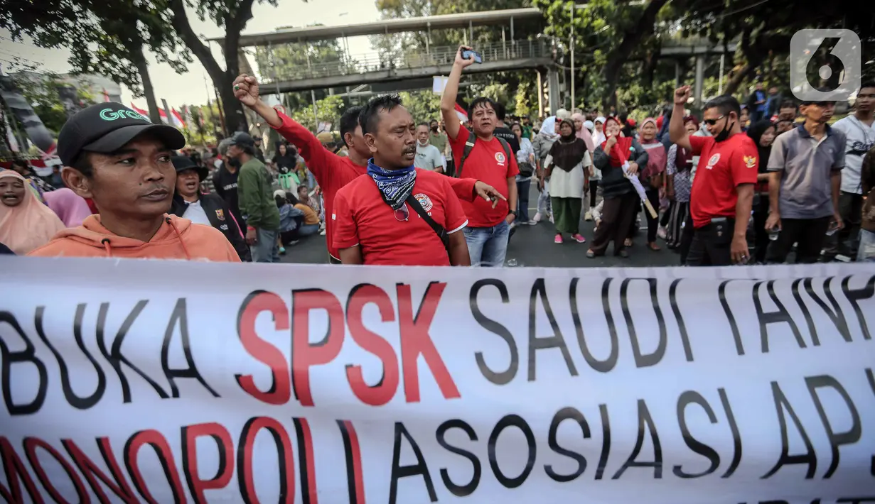 Selain itu, mereka juga menyebut bahwa pemerintah seharusnya hadir membuka lapangan pekerjaan seluas-luasnya, dan memberikan perlindungan bagi pahlawan devisa. (Liputan6.com/Faizal Fanani)