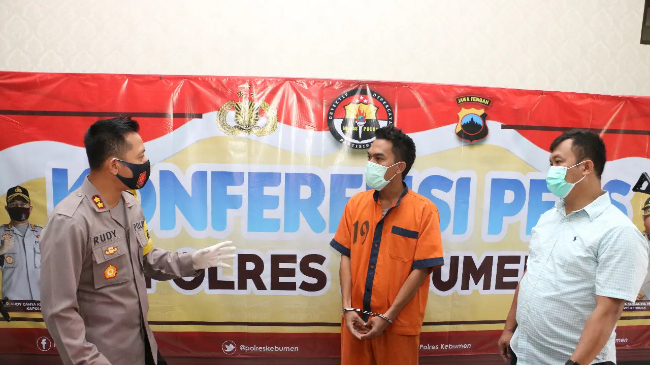 Gara-gara putus cinta, pemuda di Kebumen menyebar foto dan video syur mantan pacarnya. (Foto: Liputan6.com/Humas Polres Kebumen)