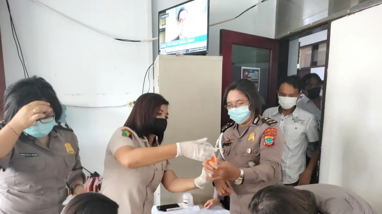 Tes dilakukan oleh personel Bidang Kedokteran dan Kesehatan (Bid Dokkes) Polda Sulut, melalui pemeriksaan sampel urine.