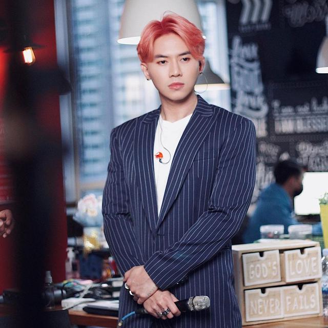 Potret Gaya Rambut Baru Rafael Tan yang Curi Perhatian. (Sumber: Instagram/rafaell_16)