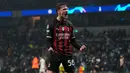 Pemain AC Milan Alexis Saelemaekers melakukan selebrasi usai melawan Tottenham Hotspur pada pertandingan sepak bola leg kedua babak 16 besar Liga Champions di Stadion Tottenham Hotspur, London, Inggris, 8 Maret 2023. AC Milan melaju ke perempat final untuk pertama kalinya sejak 11 tahun setelah menang agregat 1-0 dari Tottenham Hotspur. (AP Photo/Alastair Grant)