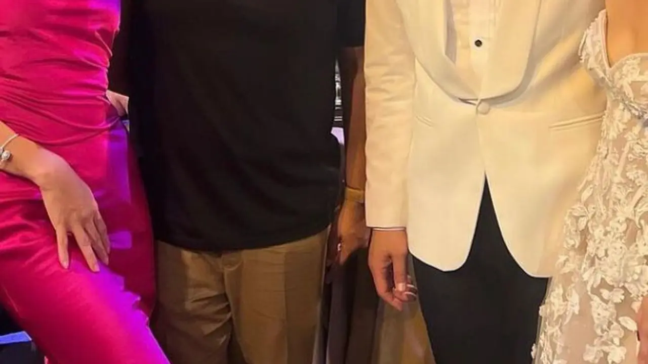 Potret Nia Ramadhani dan Ardie Bakrie di Pernikahan BCL (Instagram/@ramadhaniabakrie)