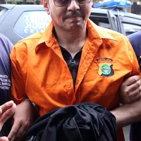 Gatot Brajamusti di Polda Metro Jaya (Nurwahyunan/bintang.com)