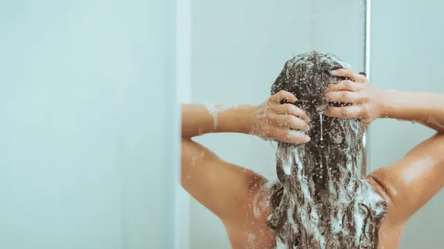 Rambut Rusak karena Bleaching? Ini Cara Ampuh Mengembalikan Kesehatan Rambut dengan Perawatan Tepat