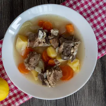 Resep Sup Bening Rempah Lokal tanpa MSG./Copyright depositphotos.com/mylasa