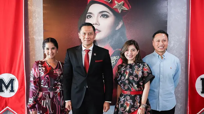 Tanpa Batik dan Kebaya, Annisa Pohan Tampil Anggun dengan Dress dan Tas Putih Rp60jutaan Temani AHY Podcast dengan Merry Riana