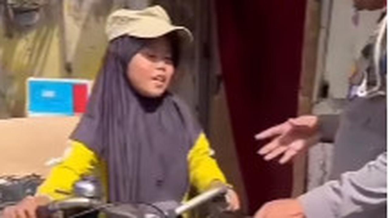 Nestapa Gadis Cilik Cantik Mendadak jadi Tulang Punggung Keluarga, Ayah Sakit Tak Bisa Cari Nafkah Makan sampai Gemetaran