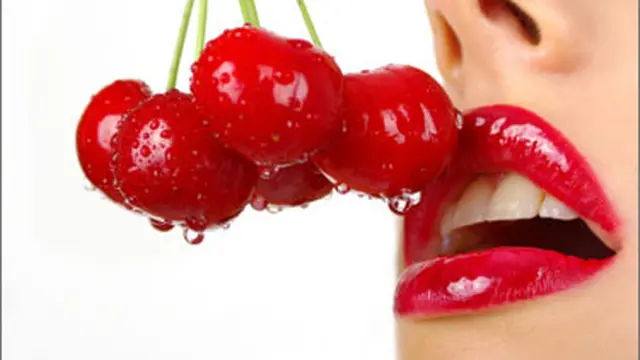 9 Lipstik Warna Merah Terbaik Untuk Bibir (Bag 1)
