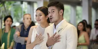 Pasangan yang tengah Chicco Jerikho dan Putri Marino kini tengah menikmati kebahagiaan sebagai pengantin baru. Keduanya baru saja melangsungkan pernikahan di Bali pada Sabtu (3/3/2018). (Instagram/chicco.jerikho)