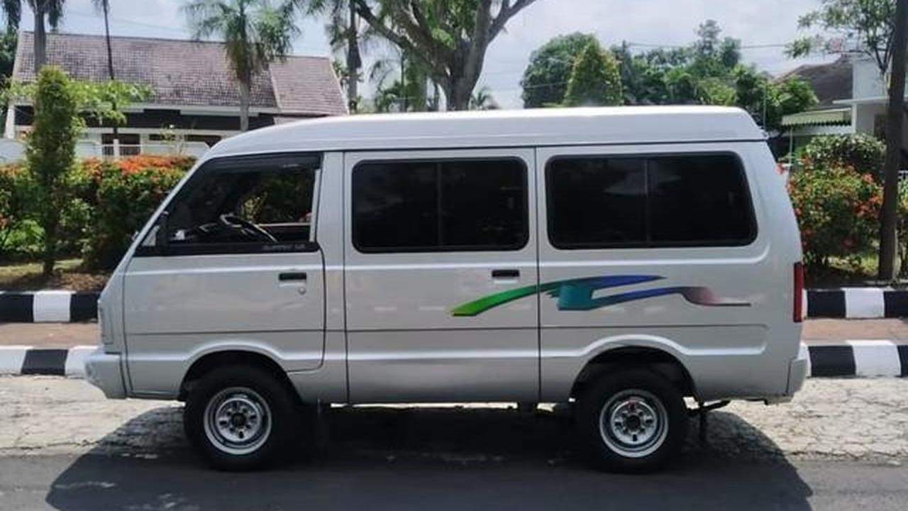 Suzuki Carry 1.0 (source: nstagram.com/maradonabarumobil)