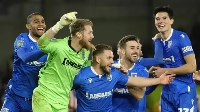 Foto: Elkan Baggot Main 90 Menit, Gillingham FC Berhasil Kalahkan Brentford di Carabao Cup 2022