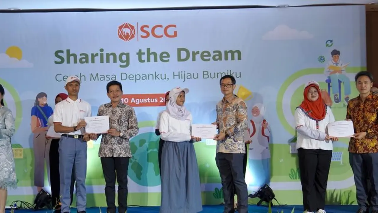 Ratusan pelajar SMA/sederajat dan mahasiswa S1 meraih beasiswa dari SCG dalam Program Sharing The Dream 2023. Total SCG memberikan beasiswa tersebut kepada 417 siswa SMA/sederajat dan 10 mahasiswa S1 (Istimewa)
