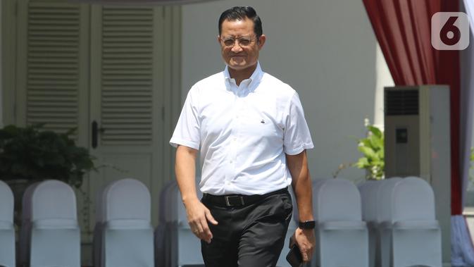 Politisi PDIP Ari Batubara saat tiba di Istana Negara, Selasa (22/10/2019). Kedatangan Ari Batubara menyusul sejumlah tokoh yang sebelumnya datang ke Istana terkait penetapan Calon Menteri Kabinet Kerja Jilid 2. (Liputan6.com/Angga Yuniar)