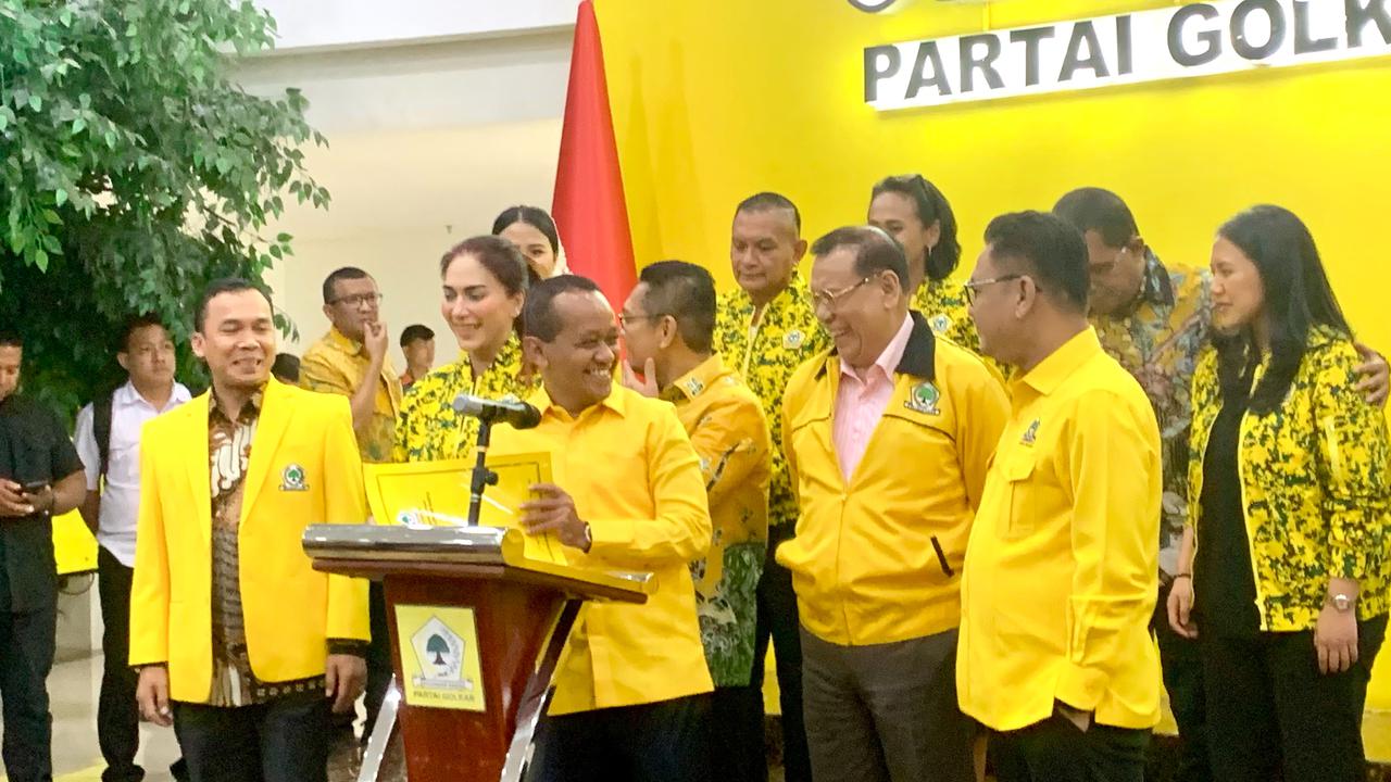 Bukan Jokowi, Bahlil Umumkan Agus Gumiwang Sebagai Ketua Dewan Pembina Partai Golkar