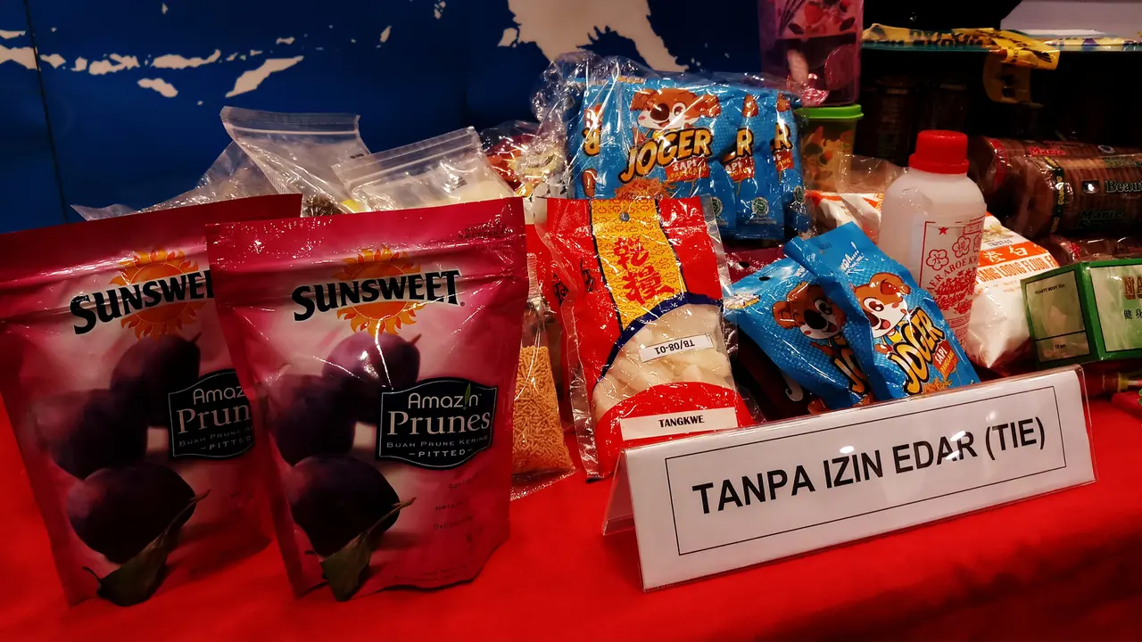 Produk tanpa izin edar yang kerap ditemukan di perbatasan berdasarkan temuan BPOM. (Foto: Fitri Haryanti/Liputan6.com)