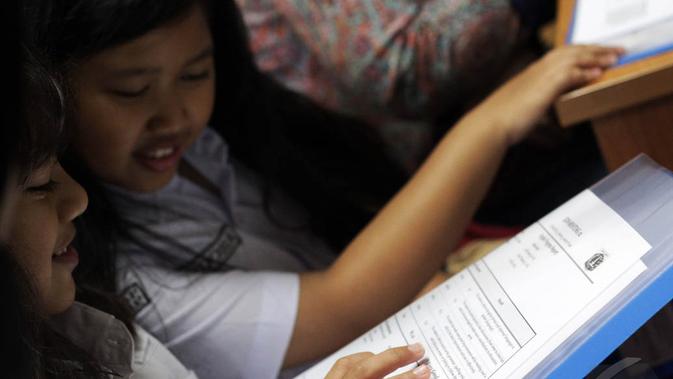 BKKBN Luncurkan Gerakan Ayah Ambil Rapor ke Sekolah, Ternyata Ini Dampak Positifnya untuk Anak