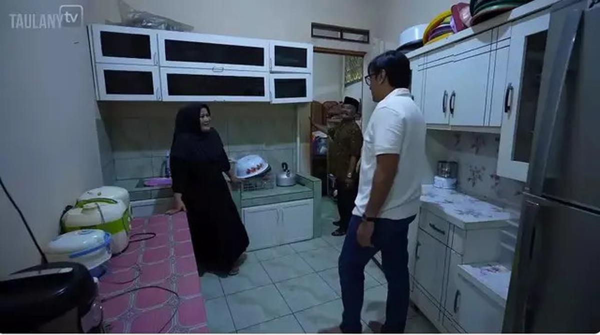 Intip Potret Dapur dengan Model Sederhana di Rumah Haji Bolot, Juragan Kontrakan yang Hidup Sederhana