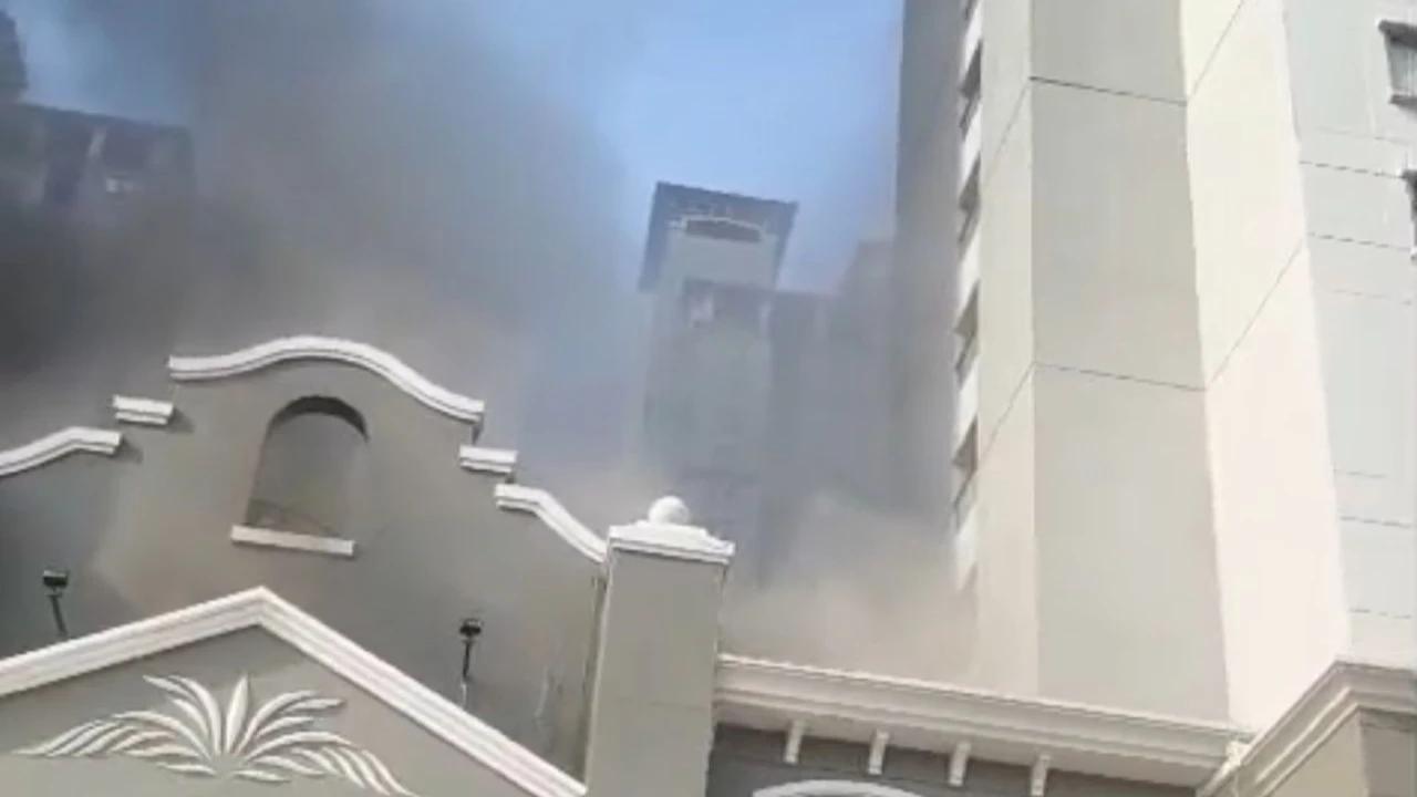 Terjebak, Penghuni Apartemen Mediterania Jakbar Lempar Baju Berisi Pesan Darurat Evakuasi