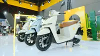 Deretan sepeda motor Sunra melakukan debut di Jakarta Fair 2024. (ist)