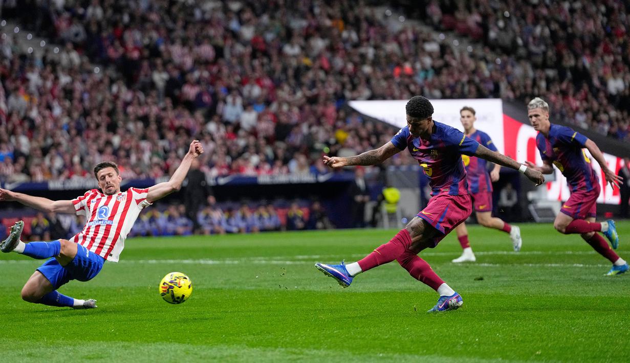 Namun, mereka mampu bangkit dan menyamakan kedudukan pada menit ke-42 lewat Marcus Rashford. (AP Photo/Bernat Armangue)