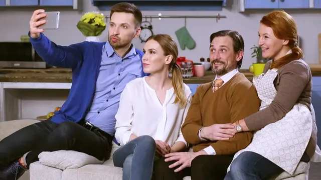 [Bintang] Asyik Juga! Ini 5 Alasan Enaknya Punya Pacar Dikenalin Orangtua