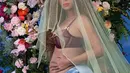 Tersiar juga foto Beyonce itu meniru gaya seorang rapper wanita asal Sri Lanka, M.I.A. Terus menjadi pembicaraan hangat, rumornya beberapa bulan lalu Beyonce dikabarkan lebih dulu mengunggah foto berkonsep bunga-bunga. (doc.dailymail.com)