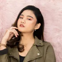 Tutorial makeup nonton konser. (Foto: Dok. Y.O.U Makeups)