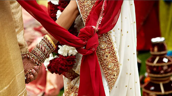 Menikah dengan Korban Pemerkosaan, Pria Ini Dapat Banyak Dukungan