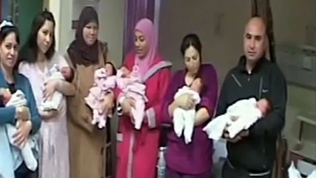 Empat Ibu Melahirkan Empat Bayi Kembar