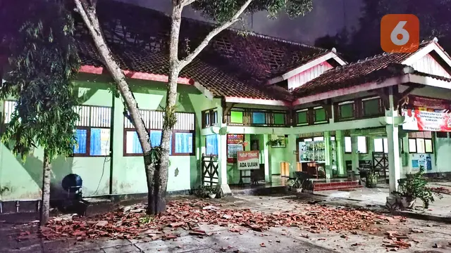 SMP Negeri 1 Paranggupito Rusak Akibat Gempa yang Terpusat di Bantul Daerah Istimewa Yogyakarta