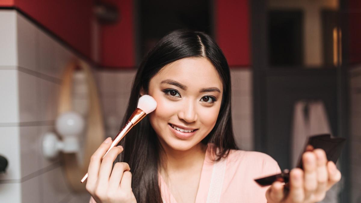 Langkah Makeup agar Tampil Flawless Sepanjang Hari