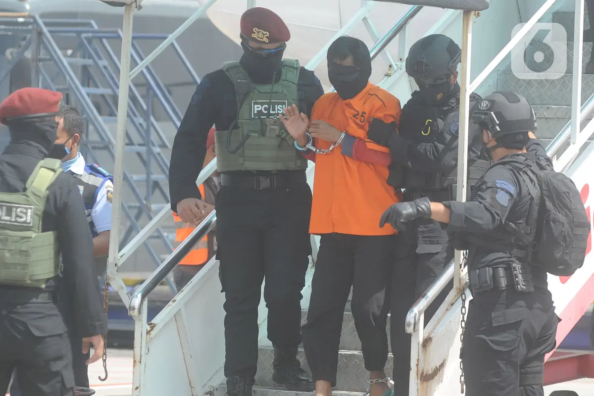 26 Terduga Teroris Tiba di Bandara Soetta