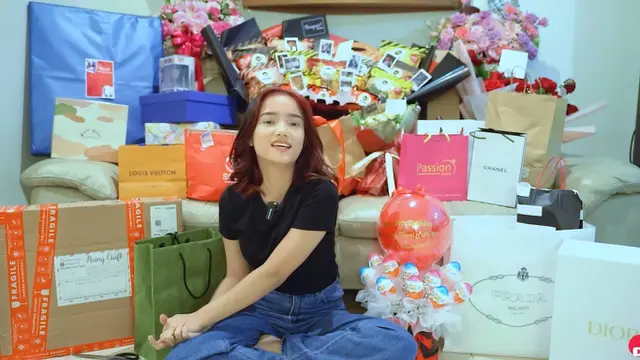 7 Momen Fuji Buka Kado Ulang Tahun, Dapat Hadiah Mewah dan Thoriq Halilintar