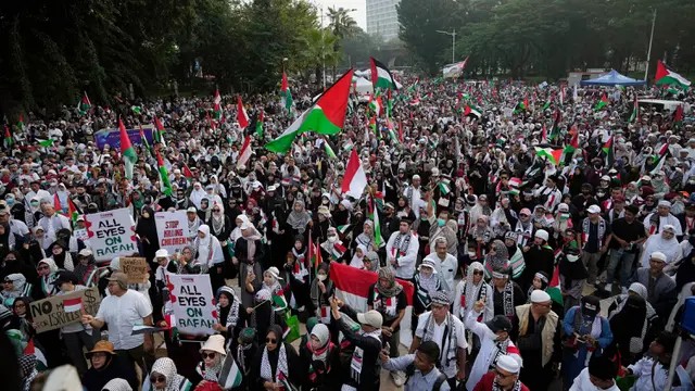 Pengunjuk Rasa Pro-Palestina Serbu Kedubes Amerika Serikat di Jakarta