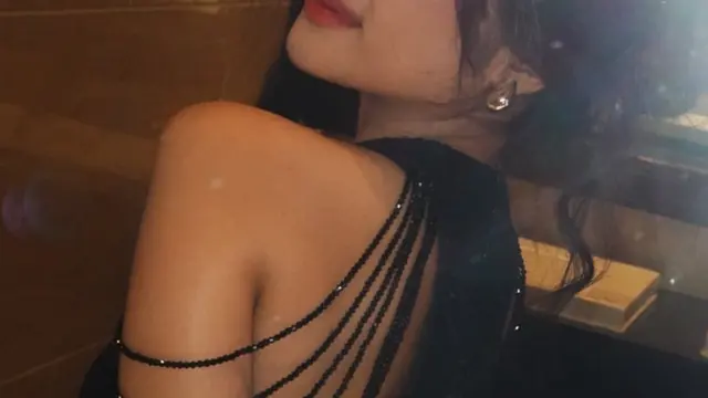 Fuji An Dibalut Long Dress Hitam Manik-Manik di Ulang Tahun Willie Salim dan Vilmei .[@fuji_an]