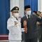 Gubernur Jawa Barat Ridwan Kamil melantik Yana Mulyana menjadi Wali Kota Bandung sisa masa jabatan 2018 - 2023, di Aula Barat Gedung Sate, Kota Bandung, Senin (18/4/2022).