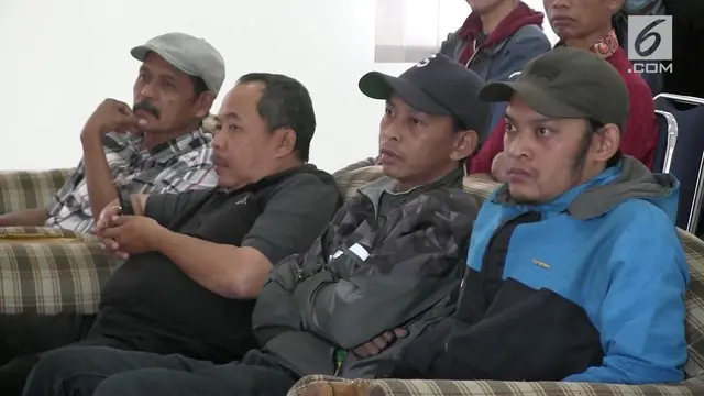 Penyelesaian kasus rumak Eko Bandung, yakni rumah terisolasi tembok tetangga milik Eko Purnowo, ditempuh dengan musyawarah. Pertemuan dilakukan di Kantor Kecamatan Ujungberung, Kota Bandung, Rabu (12/9/2018) siang.