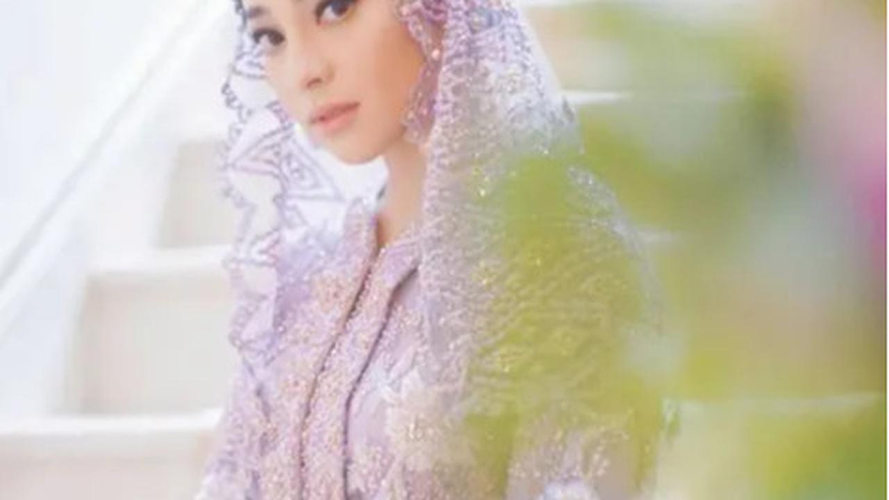 Ilustrasi Gamis ala Selebriti