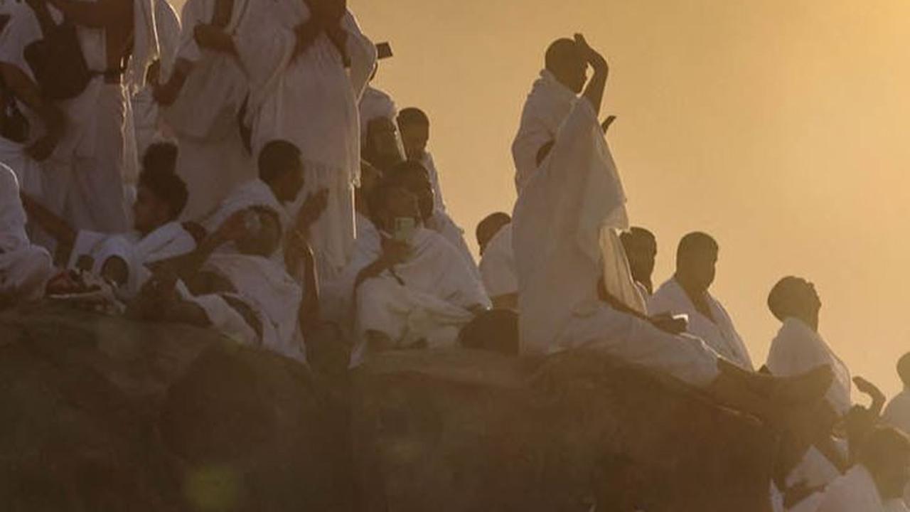 Berdasarkan situs The Weather Channel, suhu tertinggi di Mekkah diprakirakan mencapai 46 derajat Celcius, dengan rata-rata suhu harian 43 derajat Celcius.